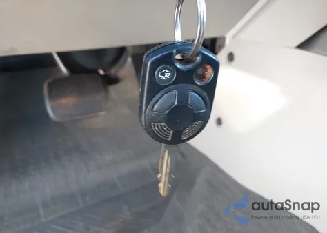 2012 Ford Escape Xls z USA, uszkodzony, nr VIN 1FMCU0C79CKB33807